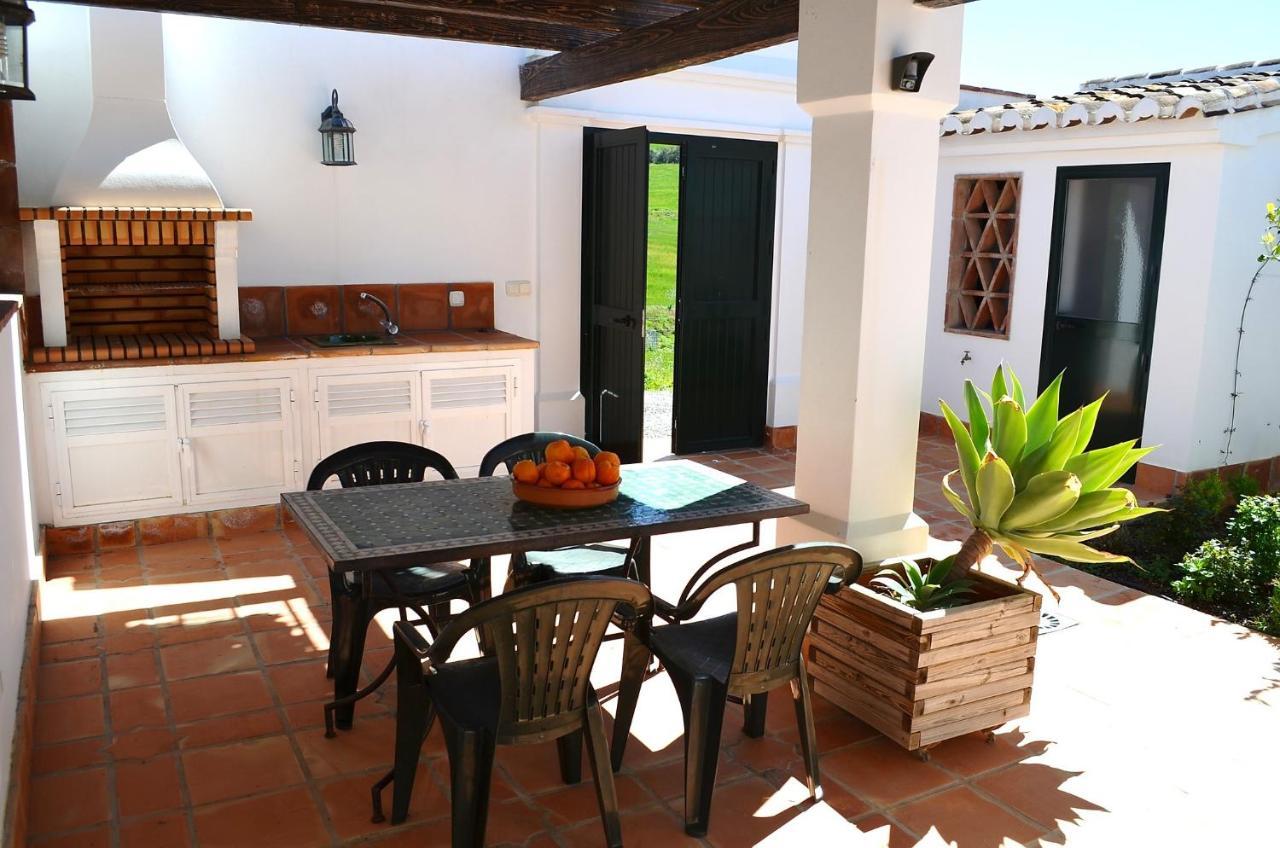 Rosas Cantares: Casa Maurus. Pizarra Exterior foto