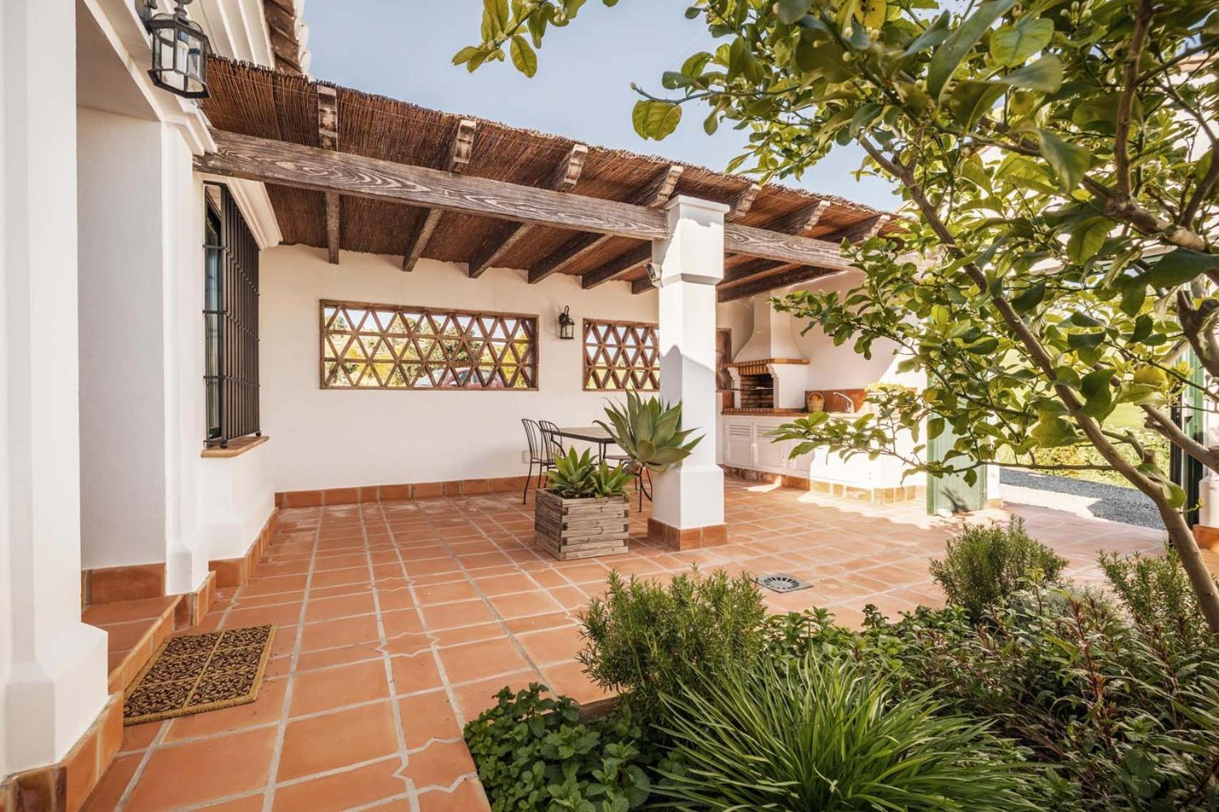 Rosas Cantares: Casa Maurus. Pizarra Exterior foto